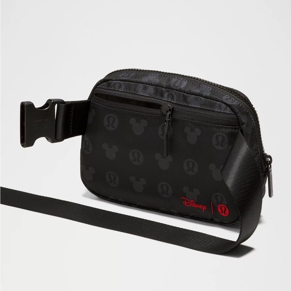 Lululemon x Disney Everywhere Belt Bag Mickey and Logo Print - Disney Black - Picture 3 of 9